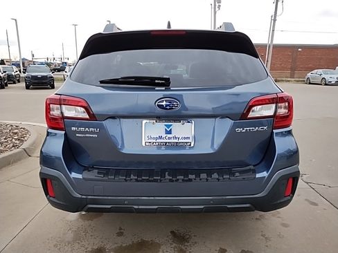 Used 2018 Subaru Outback 2.5i Limited image 9