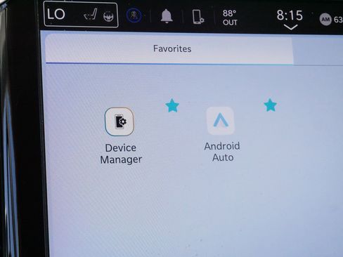 Used 2023 Chrysler Pacifica Touring-L image 29