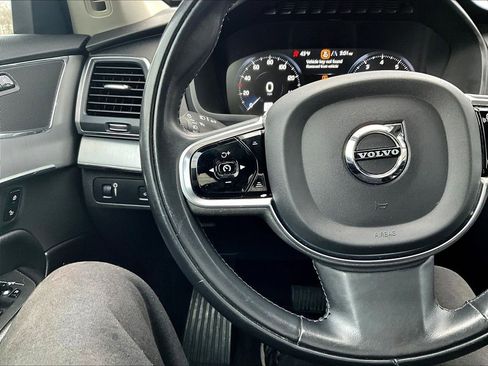Used 2021 Volvo XC90 T5 Momentum w/ Protection Package Premier image 15