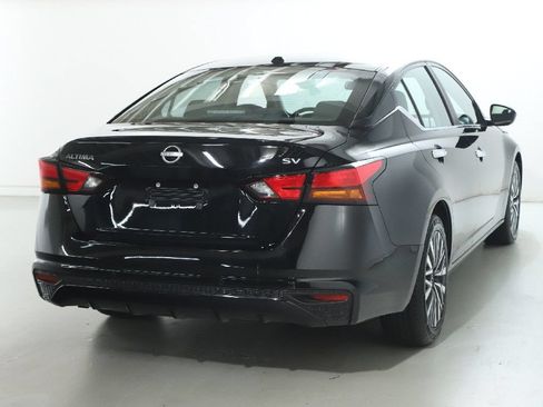 Used 2024 Nissan Altima 2.5 SV FWD image 45
