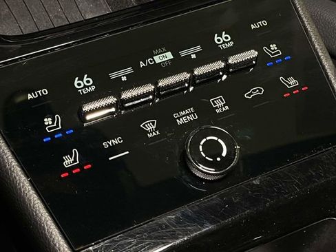 Certified 2024 Porsche Cayenne image 33