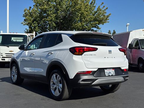 Certified 2026 Buick Encore GX Preferred w/ Comfort Package FWD image 11