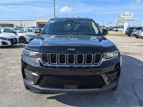 Used 2023 Jeep Grand Cherokee Laredo image 8