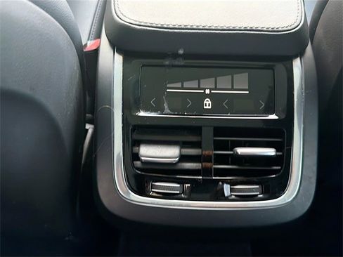 Used 2024 Volvo XC90 B5 Core image 20
