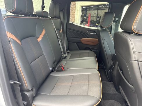 Used 2025 GMC Canyon AT4 w/ Nightfall Edition AWD/4WD image 12