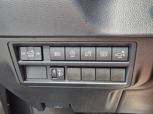 Used 2026 Toyota Tundra SR5 w/ SR5 Convenience Package AWD/4WD image 23