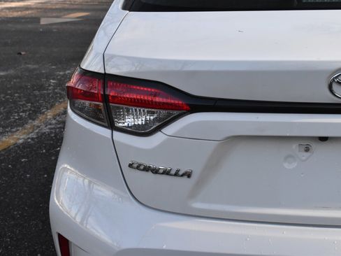 Used 2022 Toyota Corolla LE image 16