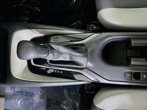 Used 2023 Toyota Corolla LE image 21