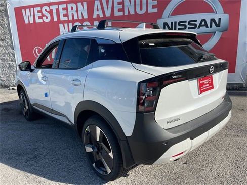 New 2025 Nissan Kicks SR w/ Illumination Package image 5