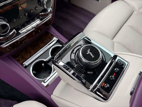 Used 2019 Rolls-Royce Phantom Sedan image 27