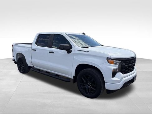 Used 2024 Chevrolet Silverado 1500 Custom w/ Dark Appearance Package AWD/4WD image 26