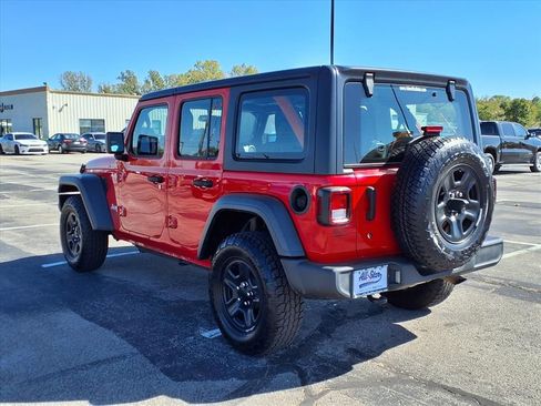 Used 2018 Jeep Wrangler Unlimited Sport image 5