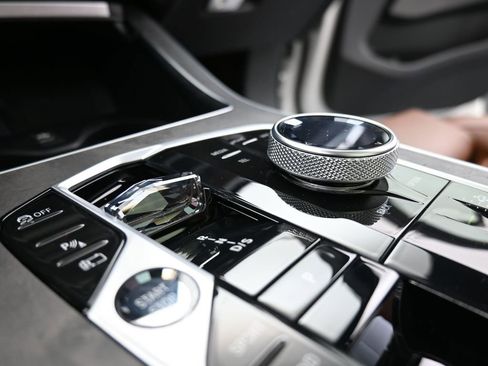 Used 2024 BMW X5 xDrive50e w/ Executive Package image 16