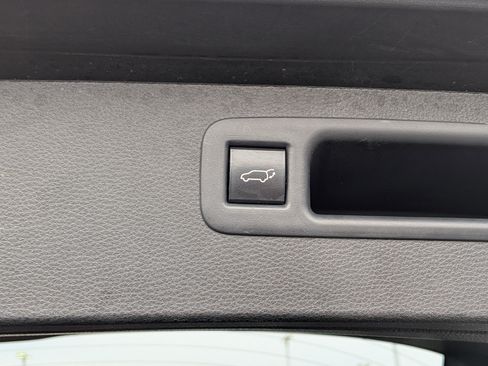 Certified 2023 Toyota Highlander XLE image 26