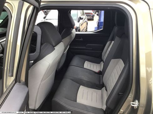 Used 2024 Toyota Tacoma TRD Sport image 14