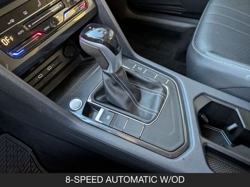 Used 2023 Volkswagen Tiguan SE image 16