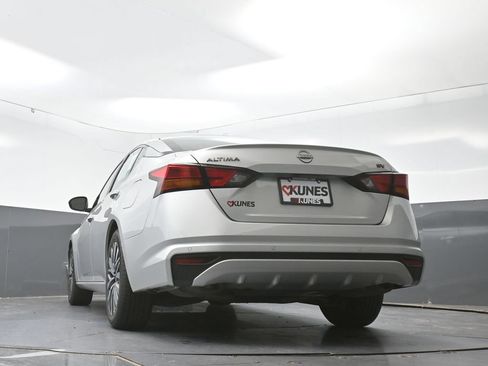 Used 2024 Nissan Altima 2.5 SV FWD image 54