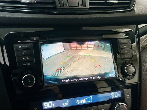 Used 2020 Nissan Rogue Sport SV image 13