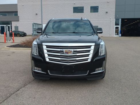 Used 2015 Cadillac Escalade ESV Platinum image 3