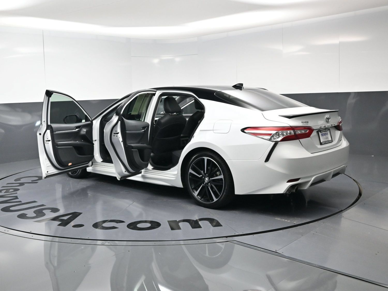 Used 2020 Toyota Camry XSE FWD image 29