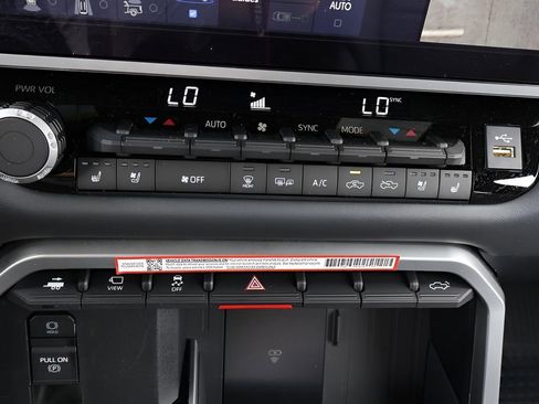 New 2025 Toyota Tundra Platinum image 37