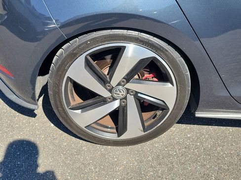 Used 2019 Volkswagen GTI SE image 38