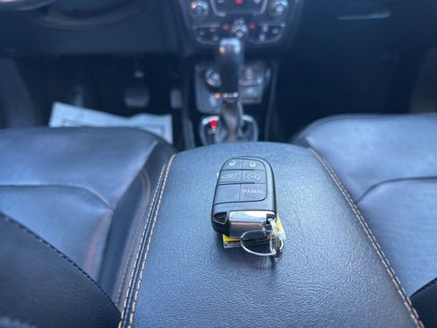 Used 2019 Jeep Compass Limited image 24