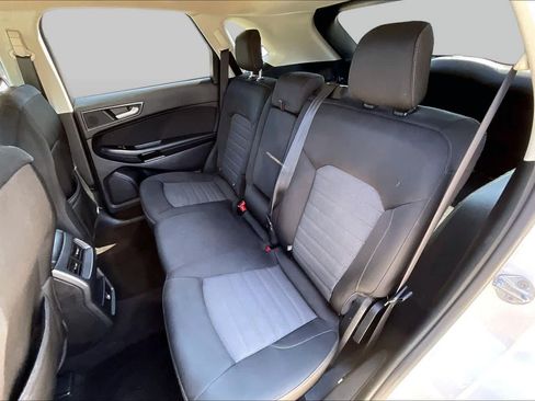 Used 2019 Ford Edge SE FWD image 20