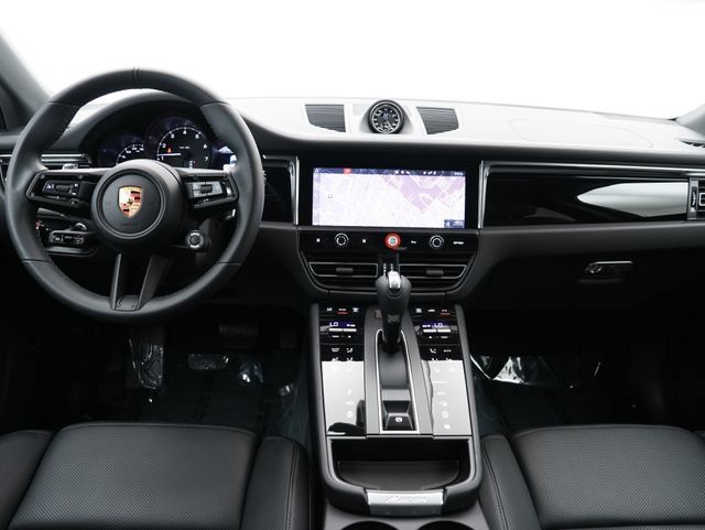 Certified 2026 Porsche Macan AWD/4WD image 15