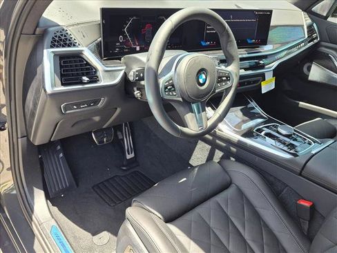 New 2027 BMW X7 xDrive40i w/ M Sport Package AWD/4WD image 3