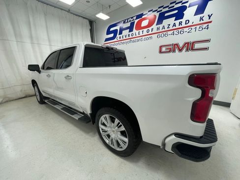 Used 2022 Chevrolet Silverado 1500 High Country w/ High Country Premium Package AWD/4WD image 6