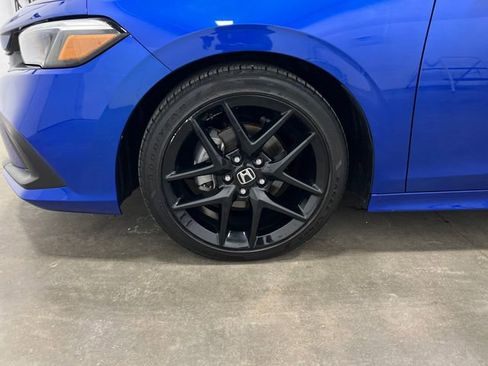 Used 2023 Honda Civic Sport image 18
