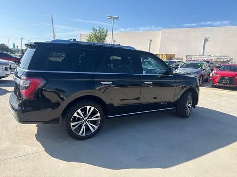 Used 2021 Ford Expedition Platinum AWD/4WD image 3