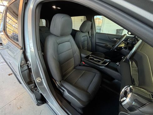 Used 2025 Chevrolet Equinox LT image 35