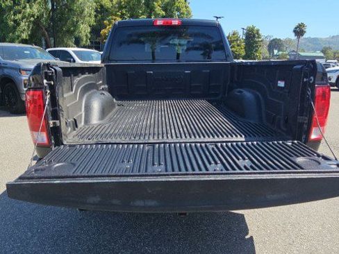 Used 2017 RAM 1500 Express RWD image 25