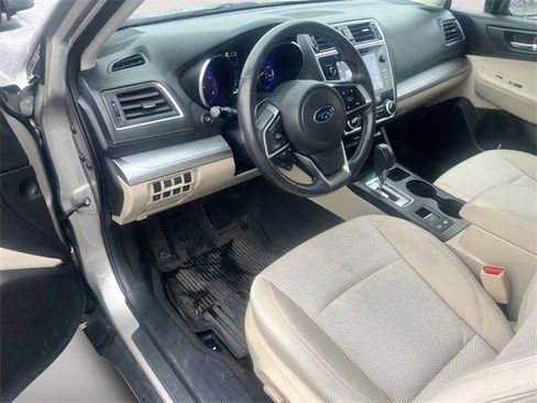 Used 2019 Subaru Outback 2.5i Premium image 10
