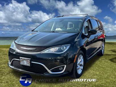 Used 2017 Chrysler Pacifica Touring-L w/ Tire & Wheel Group