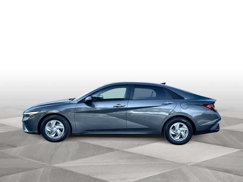 Used 2025 Hyundai Elantra SE FWD image 5