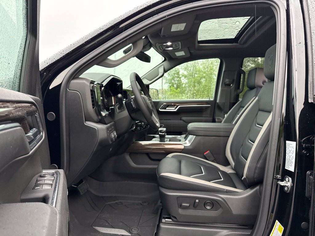 New 2026 Chevrolet Silverado 1500 RST w/ Dark Appearance Package AWD/4WD image 20