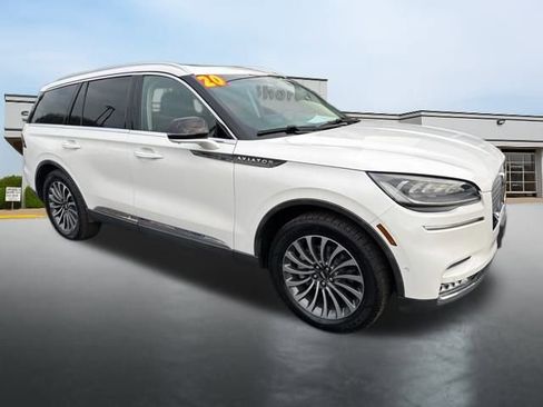 Used 2020 Lincoln Aviator Reserve w/ Equipment Group 201A image 4