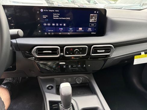 New 2026 Nissan Sentra SV w/ Floor Mat Package FWD image 22
