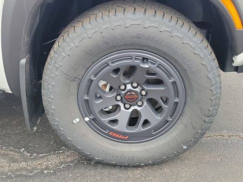 New 2026 Nissan Frontier PRO-4X w/ Pro-4x Convenience Package image 9