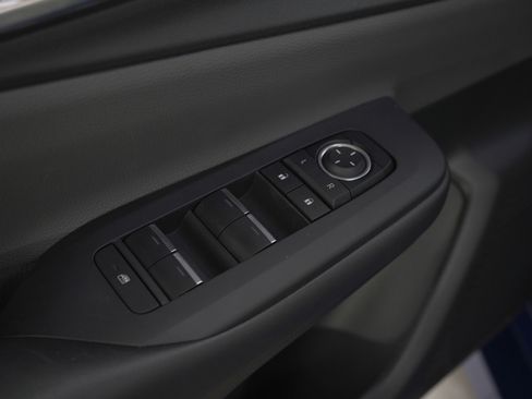 Used 2025 Toyota Prius Limited image 21