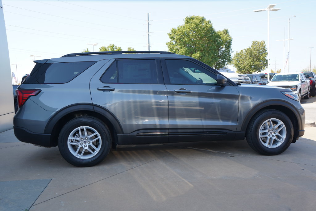 New 2026 Ford Explorer Active RWD image 10