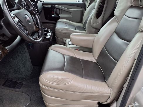 Used 2020 GMC Savana 2500 w/ Enhanced Convenience Package image 5