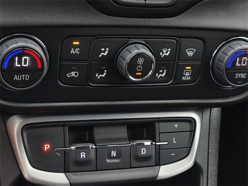 Used 2024 GMC Terrain SLE w/ Driver Convenience Package image 36