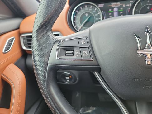 Used 2022 Maserati Levante GT image 23