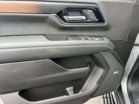 New 2026 GMC Yukon XL Denali w/ Denali Reserve Package image 17