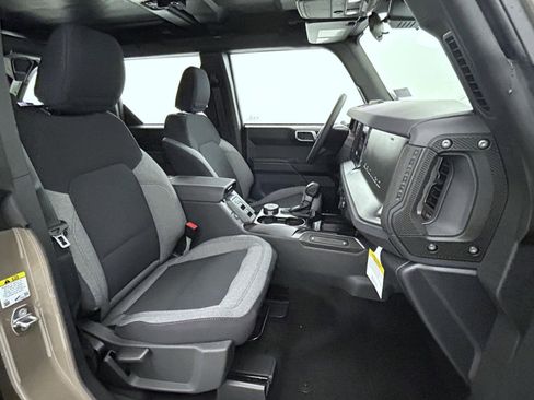 New 2025 Ford Bronco 4-Door image 15