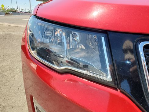 Used 2017 Jeep Compass Limited image 10